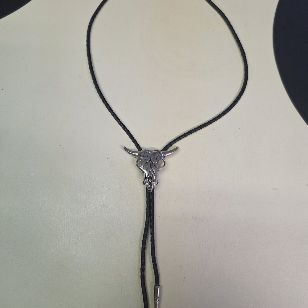 Western Style Silver Bull Skull Bolo Tie Necklace. Adjustable.